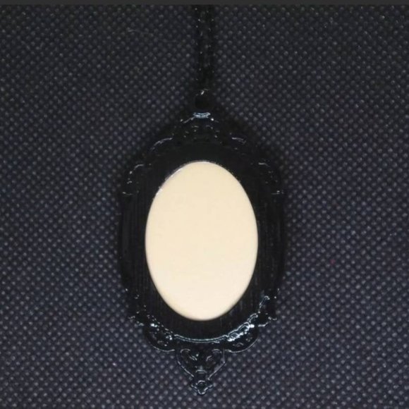 Cat on Skull Black Goth Rockabilly Necklace Cameo - Picture 4 of 5